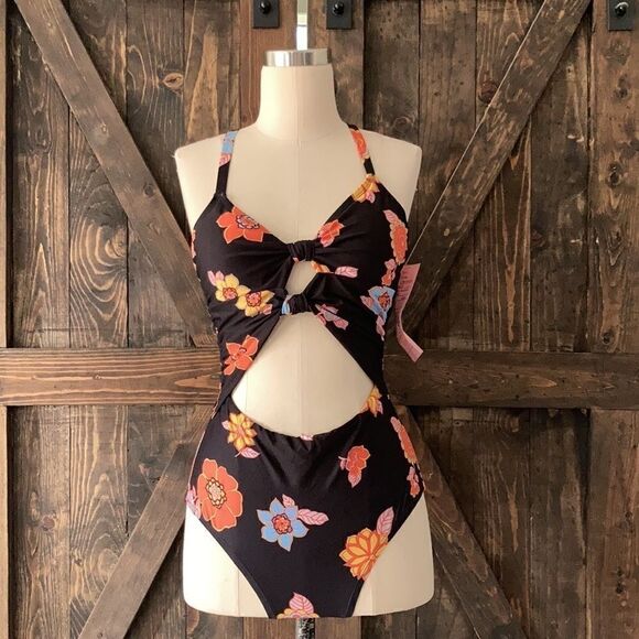 ModCloth sophia one piece black retro swimsuit - Picture 3 of 13